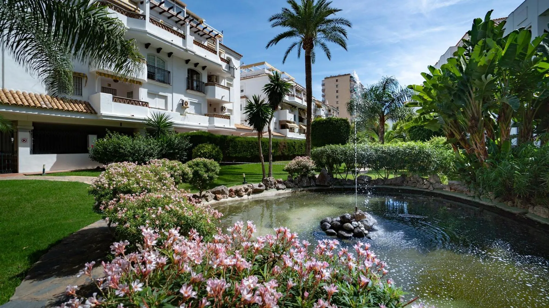 Apartamento Adoorable I,Benalmadena Playa,piscinas ,relax